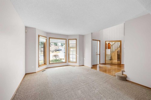 201 Signature Way Sw, Calgary, AB - Indoor Photo Showing Other Room