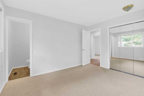 968 Bracewood Rise Sw, Calgary, AB - Indoor Photo Showing Other Room