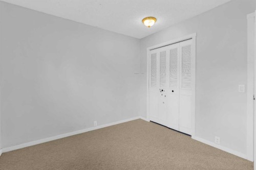 968 Bracewood Rise Sw, Calgary, AB - Indoor Photo Showing Other Room