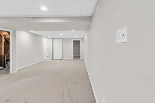 968 Bracewood Rise Sw, Calgary, AB - Indoor Photo Showing Other Room