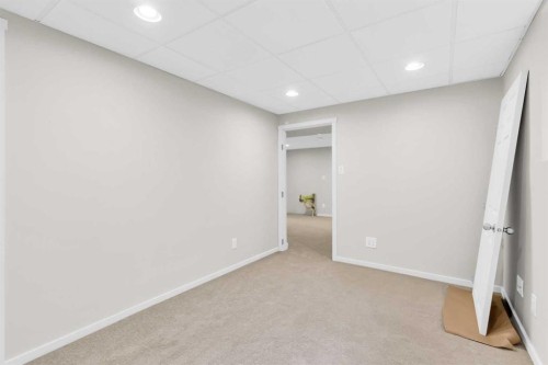 968 Bracewood Rise Sw, Calgary, AB - Indoor