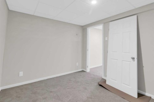968 Bracewood Rise Sw, Calgary, AB - Indoor Photo Showing Other Room