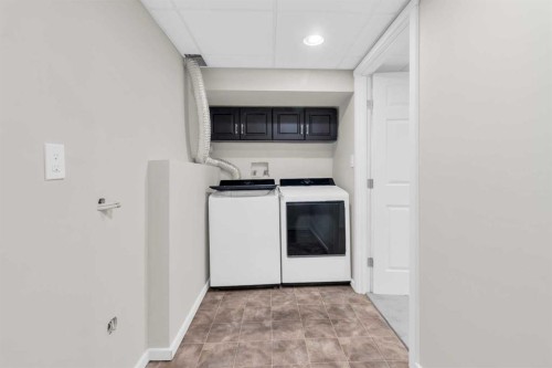 968 Bracewood Rise Sw, Calgary, AB - Indoor Photo Showing Laundry Room