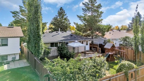 968 Bracewood Rise Sw, Calgary, AB - Outdoor