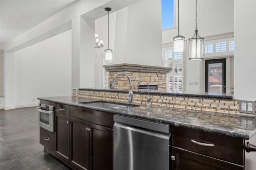 151 Mahogany Bay Se, Calgary, AB - Indoor Photo Showing Kitchen