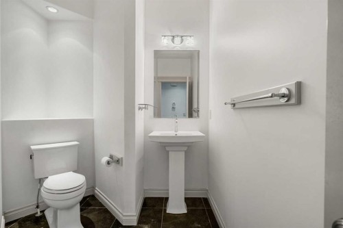 151 Mahogany Bay Se, Calgary, AB - Indoor Photo Showing Bathroom