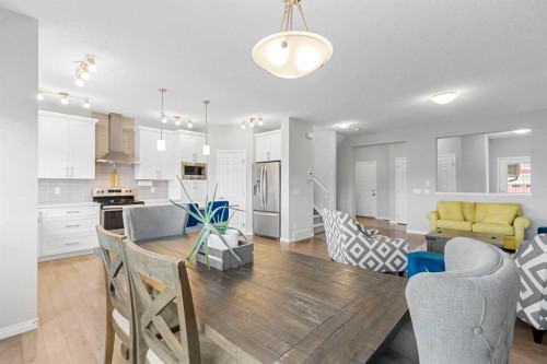 68 Morgan Street, Cochrane, AB - Indoor