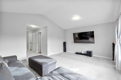 68 Morgan Street, Cochrane, AB - Indoor Photo Showing Living Room
