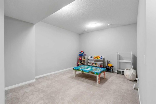 68 Morgan Street, Cochrane, AB - Indoor Photo Showing Other Room
