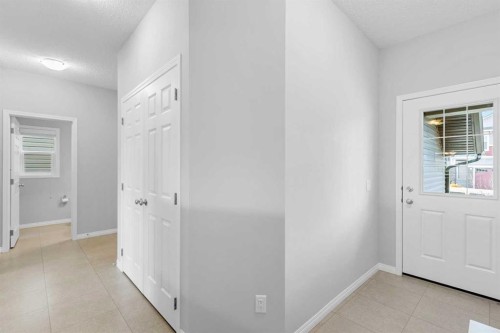 68 Morgan Street, Cochrane, AB - Indoor Photo Showing Other Room