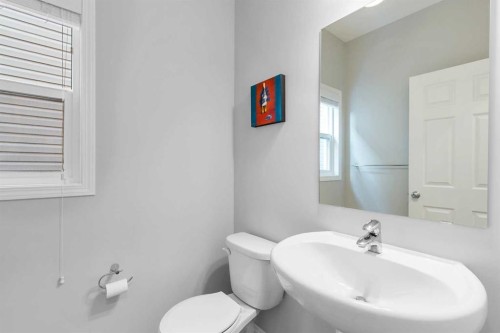 68 Morgan Street, Cochrane, AB - Indoor Photo Showing Bathroom