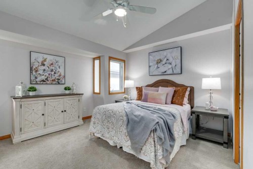 133 Chaparral Ridge Point Se, Calgary, AB - Indoor Photo Showing Bedroom