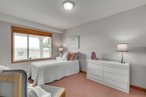 133 Chaparral Ridge Point Se, Calgary, AB - Indoor Photo Showing Bedroom