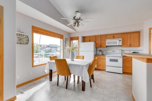 133 Chaparral Ridge Point Se, Calgary, AB - Indoor Photo Showing Other Room