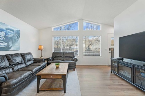 139 Auburn Bay Heights Se, Calgary, AB - Indoor Photo Showing Living Room
