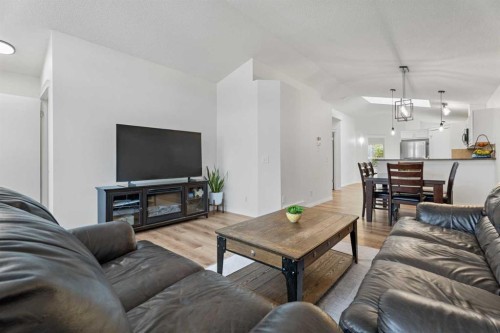 139 Auburn Bay Heights Se, Calgary, AB - Indoor Photo Showing Living Room