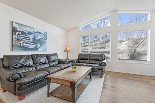139 Auburn Bay Heights Se, Calgary, AB - Indoor Photo Showing Living Room