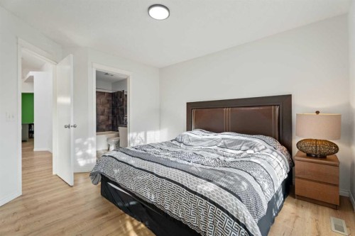 139 Auburn Bay Heights Se, Calgary, AB - Indoor Photo Showing Bedroom