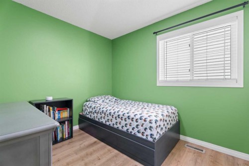 139 Auburn Bay Heights Se, Calgary, AB - Indoor Photo Showing Bedroom