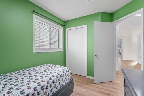 139 Auburn Bay Heights Se, Calgary, AB - Indoor Photo Showing Bedroom