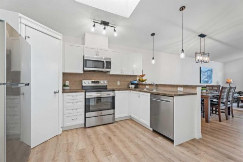 139 Auburn Bay Heights Se, Calgary, AB - Indoor Photo Showing Kitchen With Upgraded Kitchen