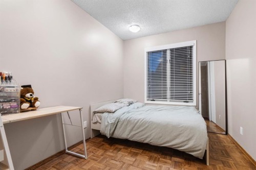 4604 Marwood Way Ne, Calgary, AB - Indoor Photo Showing Bedroom