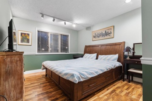 4604 Marwood Way Ne, Calgary, AB - Indoor Photo Showing Bedroom