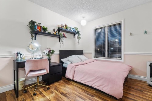 4604 Marwood Way Ne, Calgary, AB - Indoor Photo Showing Bedroom
