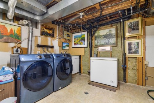 4604 Marwood Way Ne, Calgary, AB - Indoor Photo Showing Laundry Room
