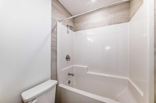 1411-430 Sage Hill Road Nw, Calgary, AB - Indoor Photo Showing Bathroom