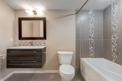 152 New Brighton Grove Se, Calgary, AB - Indoor Photo Showing Bathroom