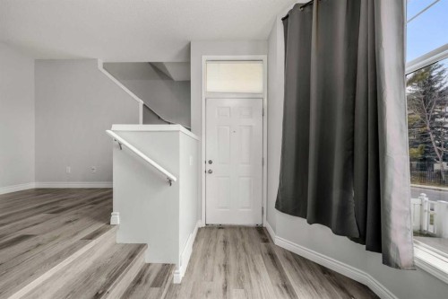 130 Promenade Way Se, Calgary, AB - Indoor Photo Showing Other Room