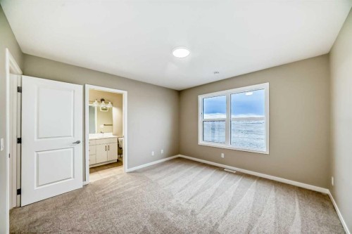 197 Hotchkiss Road Se, Calgary, AB - Indoor Photo Showing Other Room
