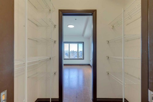 403-3810 43 Street Sw, Calgary, AB - Indoor With Storage