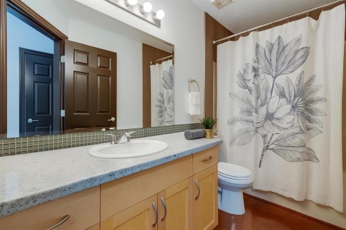 403-3810 43 Street Sw, Calgary, AB - Indoor Photo Showing Bathroom
