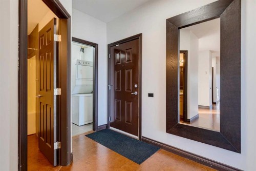 403-3810 43 Street Sw, Calgary, AB - Indoor Photo Showing Other Room
