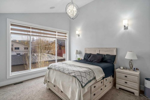 4528 17 Avenue Nw, Calgary, AB - Indoor Photo Showing Bedroom