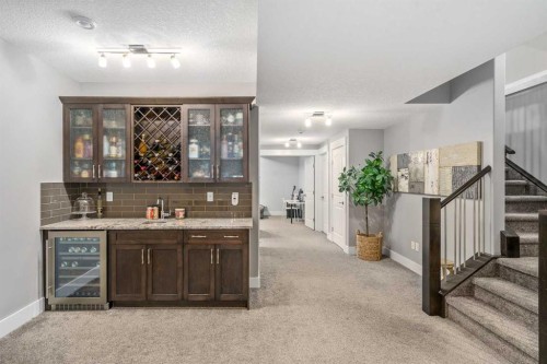 4528 17 Avenue Nw, Calgary, AB - Indoor Photo Showing Other Room