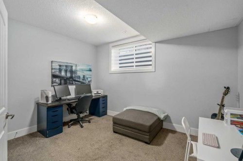 4528 17 Avenue Nw, Calgary, AB - Indoor Photo Showing Office