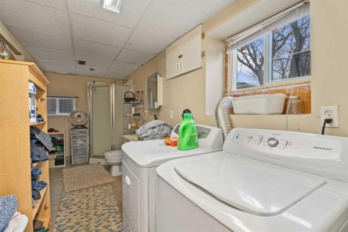 7417 24 Street Se, Calgary, AB - Indoor Photo Showing Laundry Room