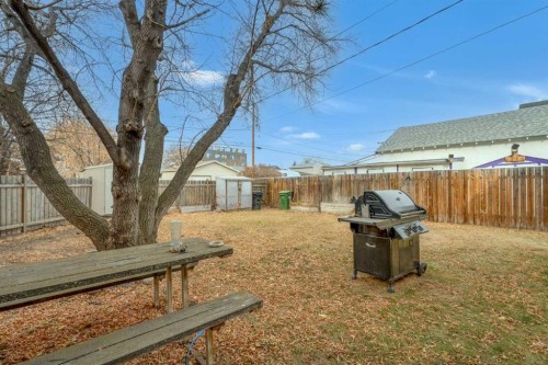 7417 24 Street Se, Calgary, AB - Outdoor