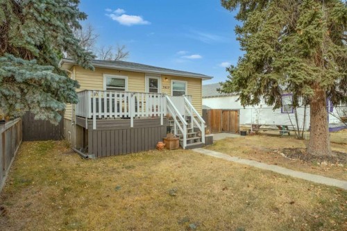 7417 24 Street Se, Calgary, AB - Outdoor