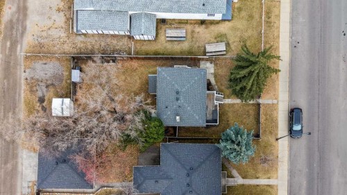 7417 24 Street Se, Calgary, AB - Outdoor