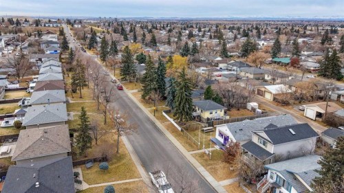 7417 24 Street Se, Calgary, AB - Outdoor With View