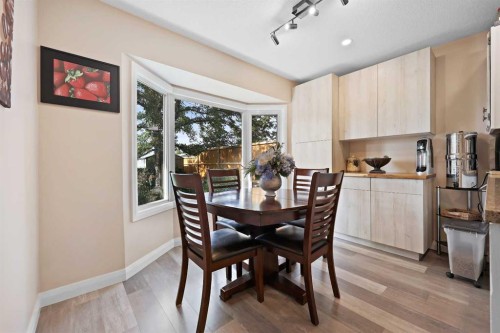 100 Hawkfield Crescent Nw, Calgary, AB - Indoor Photo Showing Dining Room