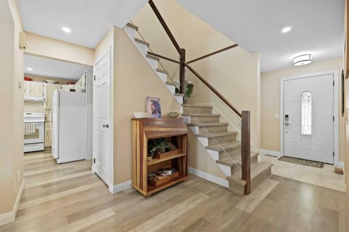 100 Hawkfield Crescent Nw, Calgary, AB - Indoor Photo Showing Other Room