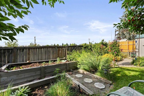 100 Hawkfield Crescent Nw, Calgary, AB - Outdoor