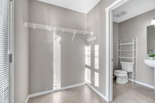 65 Marine Drive Se, Calgary, AB - Indoor Photo Showing Bathroom