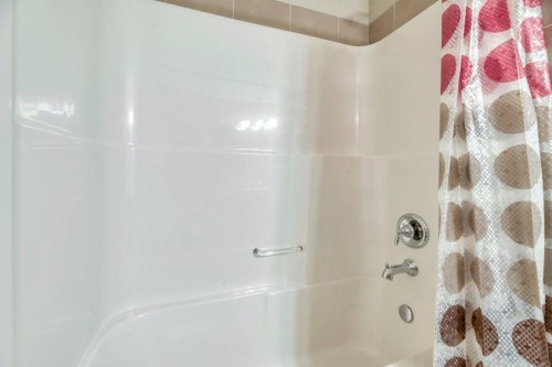 65 Marine Drive Se, Calgary, AB - Indoor Photo Showing Bathroom