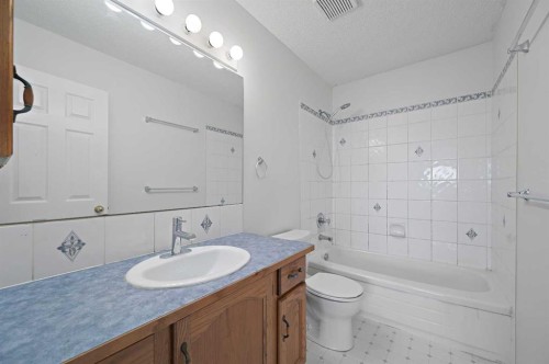 182 Coventry Close Ne, Calgary, AB - Indoor Photo Showing Bathroom